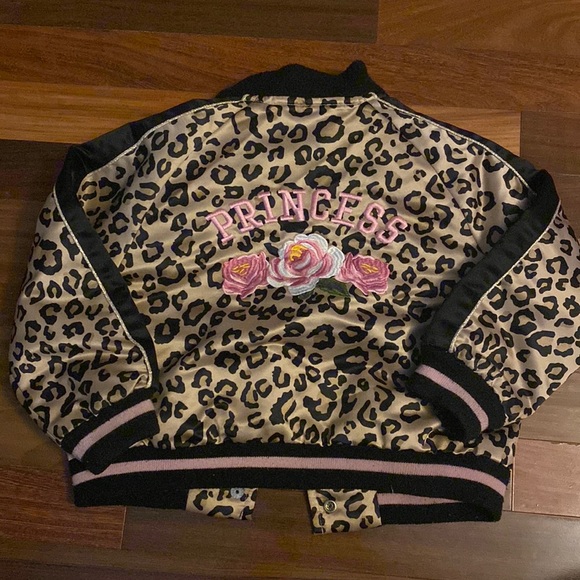 Cheetah print coat. - Picture 1 of 3